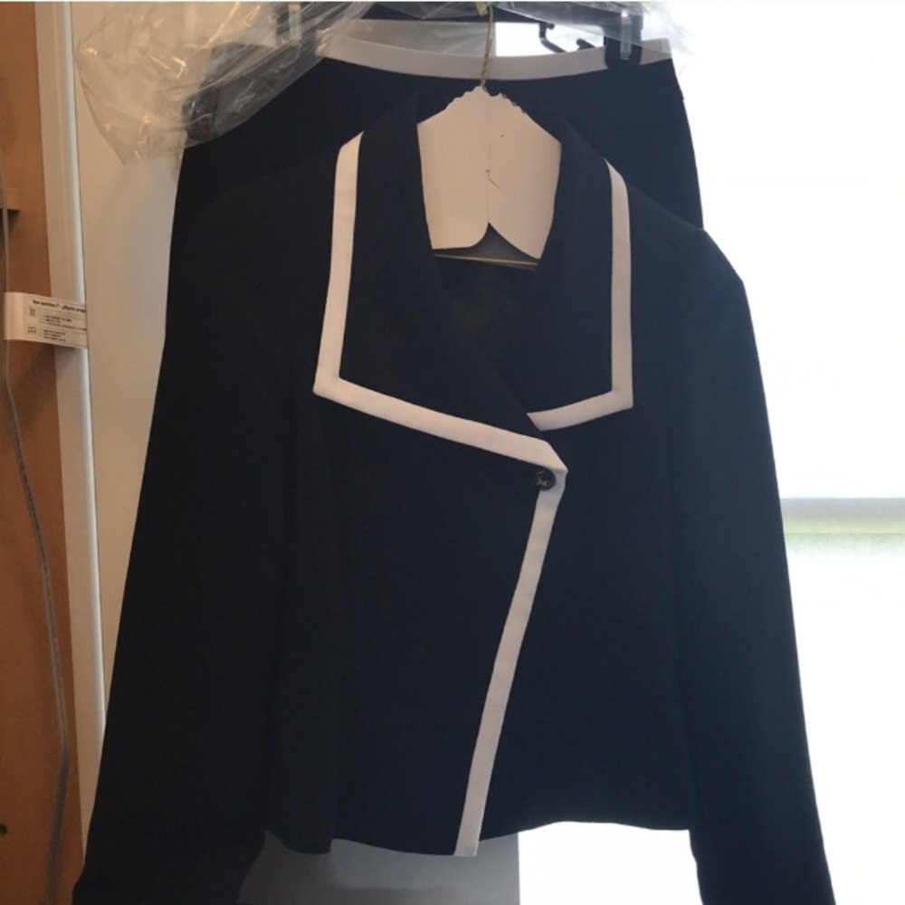Tahari Skirt Suit
